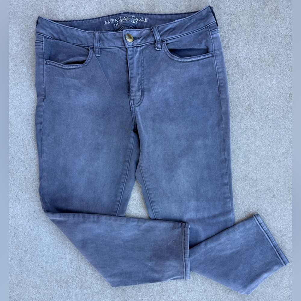 American Eagle Gray Denim Cropped Jeggings (Size 12)